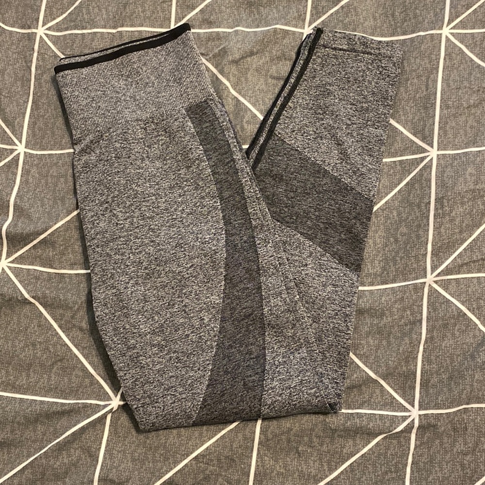 Grey VS Pink Leggings